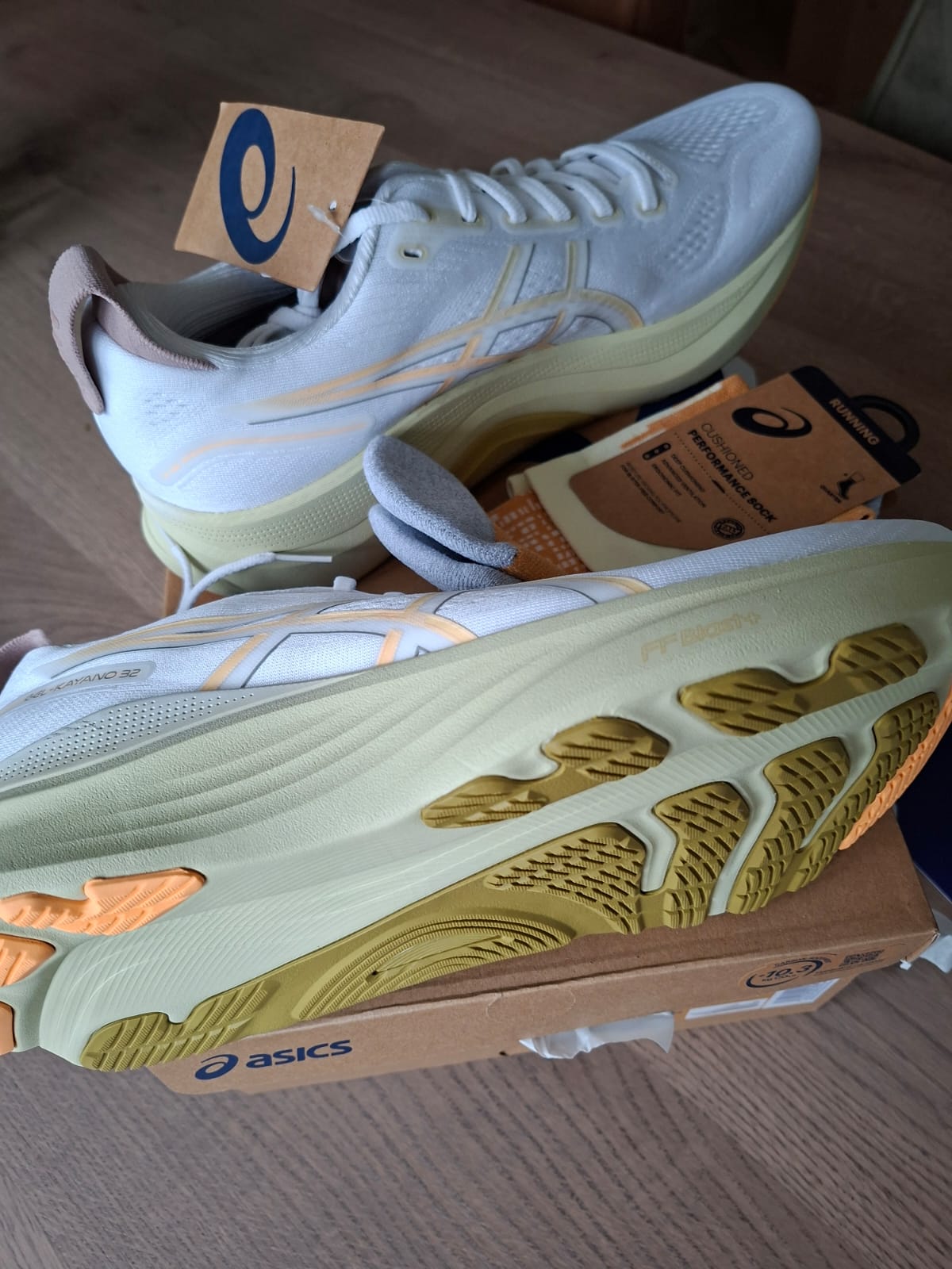 Asic Kayano unpacking